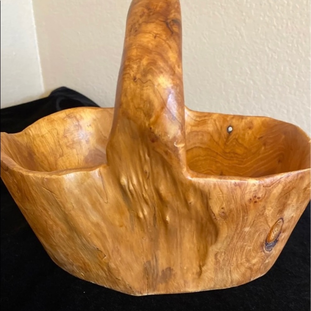 Burl wood bowl with handle